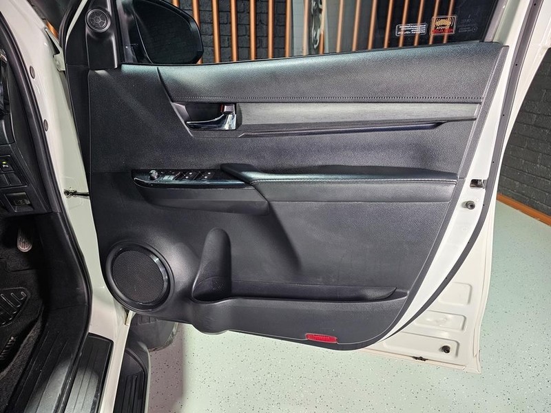Toyota Hilux - Mit Mak Motors - Image 7