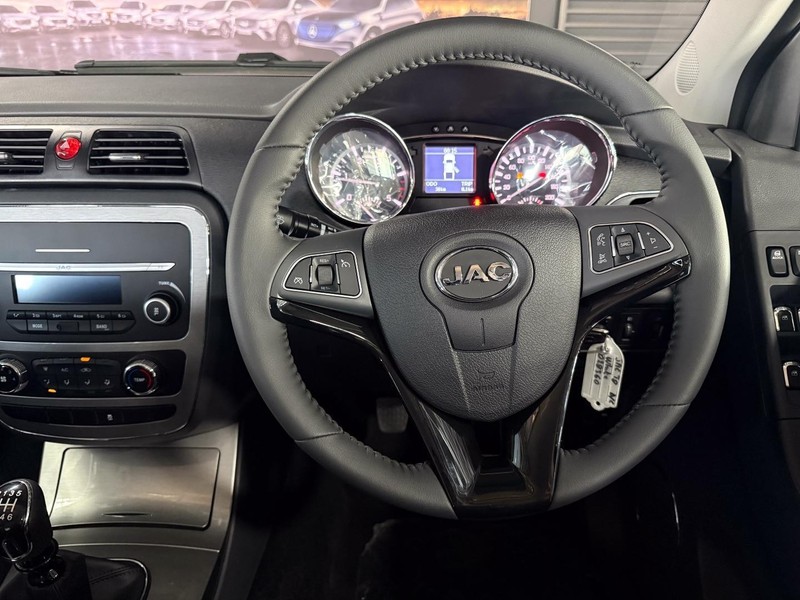 JAC T8 Double Cab - New Vaal Motors Vereeniging Mercedes - Image 15