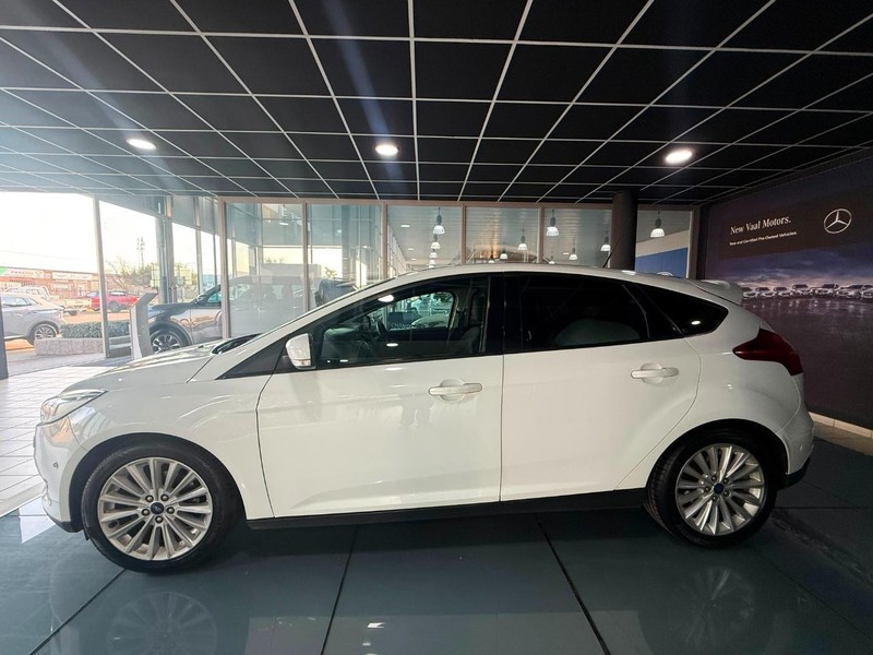Ford Focus - New Vaal Motors Vereeniging Mercedes - Image 4