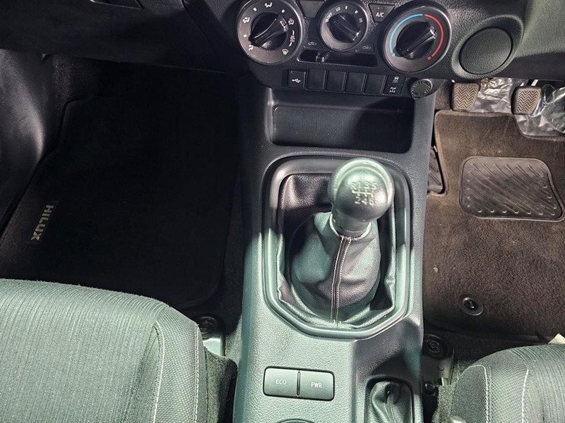 Toyota Hilux - Mit Mak Motors - Image 15