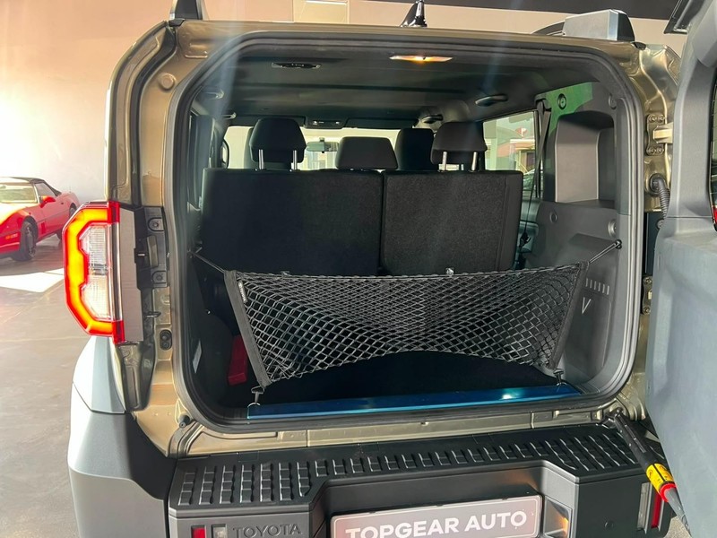 Toyota Land Cruiser - Top Gear Auto - Image 9