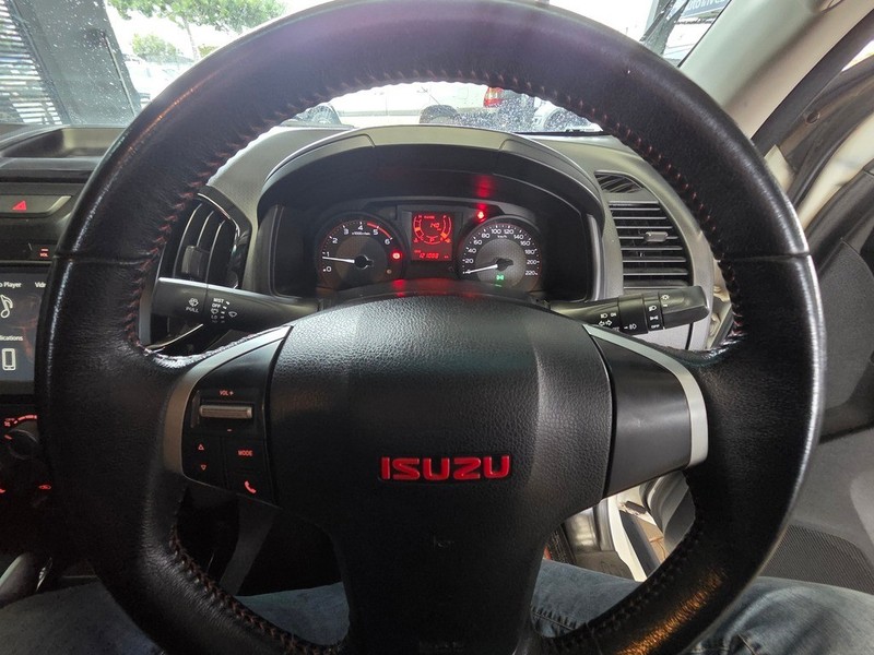 Isuzu D-Max - Auto Investments Montana - Image 13