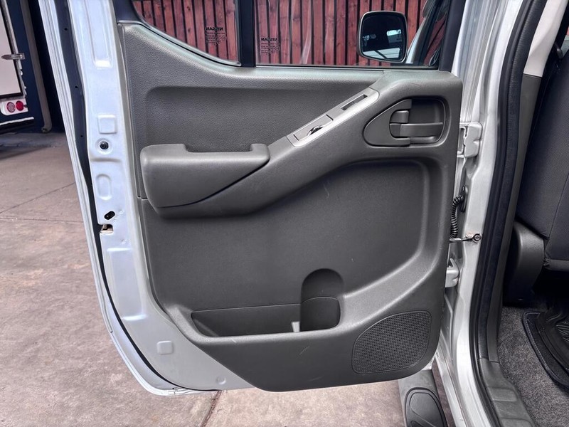 Nissan Navara - We Buy Bakkies - Image 9