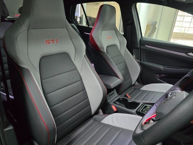 Volkswagen Golf - Hatfield VW Northcliff - Image 4