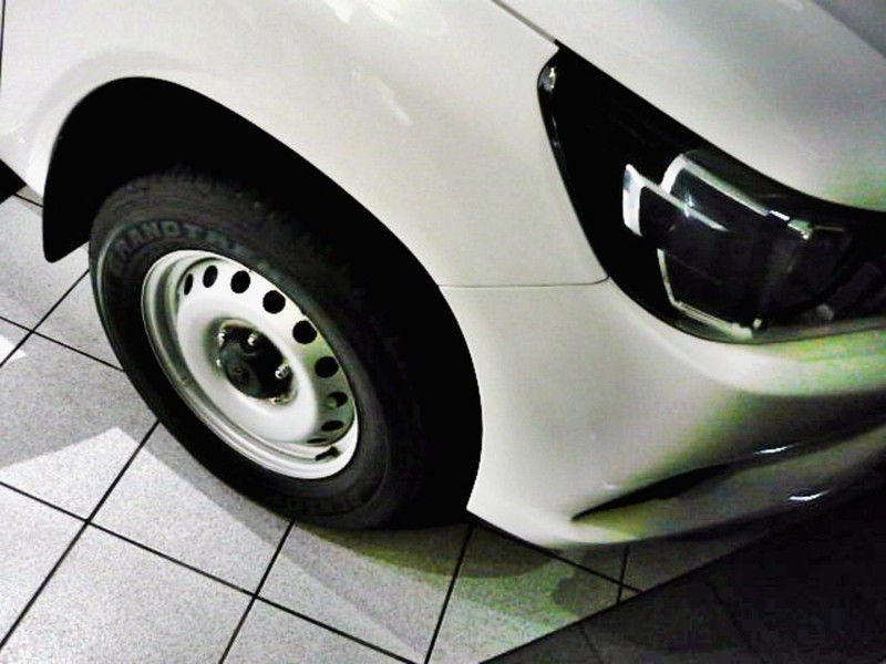 Toyota Hilux - LisaCars - Image 8