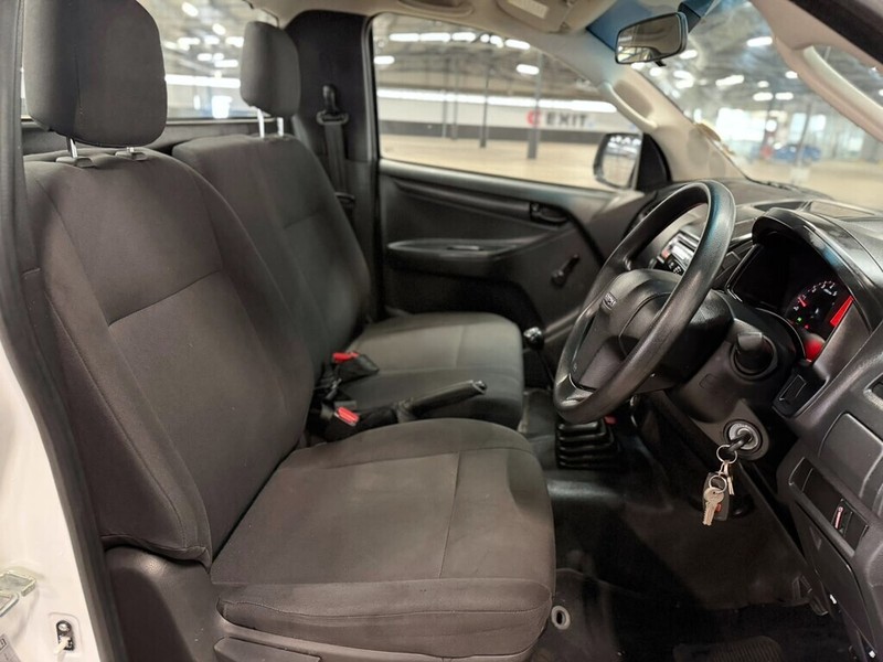 Isuzu D-Max - Bakwena Auto Sales - Image 13