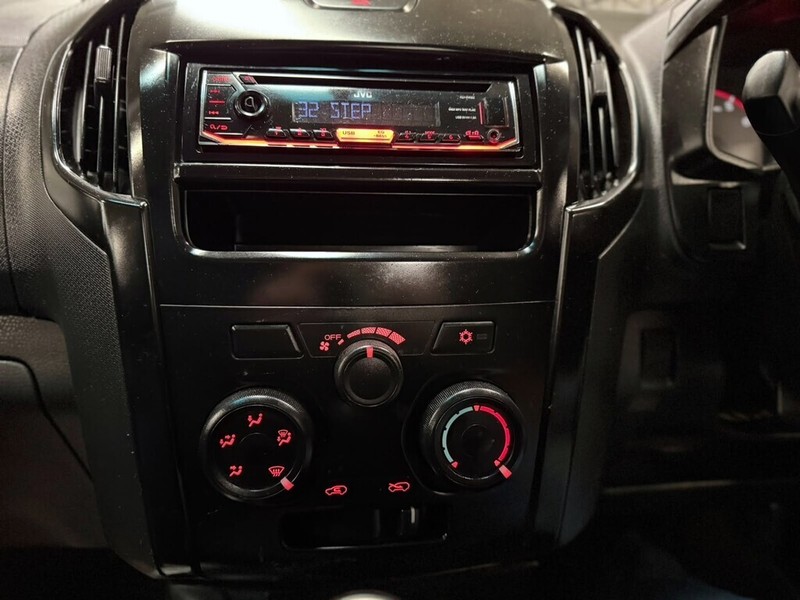 Isuzu D-Max - Bakwena Auto Sales - Image 18