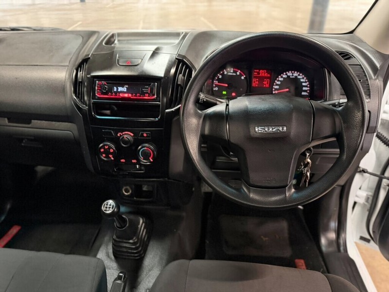 Isuzu D-Max - Bakwena Auto Sales - Image 15