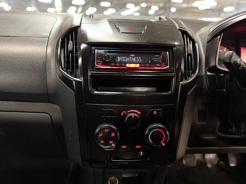 Isuzu D-Max - Bakwena Auto Sales - Image 17