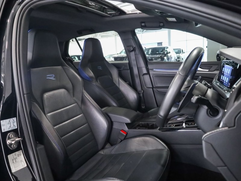 Volkswagen Golf - Hatfield VW Bryanston - Image 17