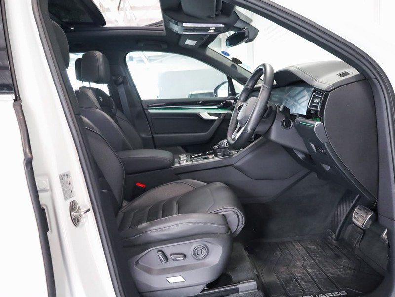 Volkswagen Touareg - Hatfield VW Bryanston - Image 12