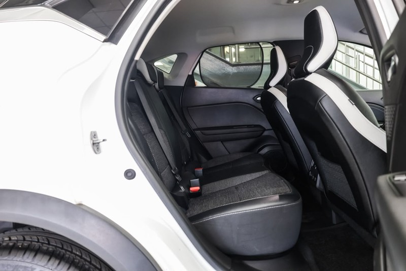 Renault Captur - Geely Hatfield - Image 13