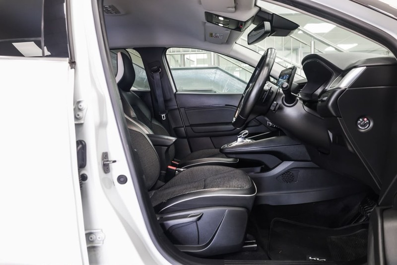 Renault Captur - Geely Hatfield - Image 12