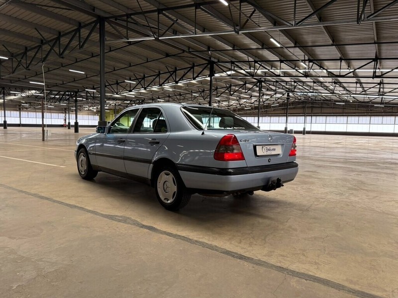 Mercedes-Benz C-class - Bakwena Auto Sales - Image 5