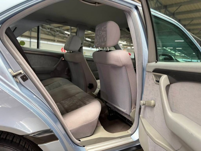 Mercedes-Benz C-class - Bakwena Auto Sales - Image 16