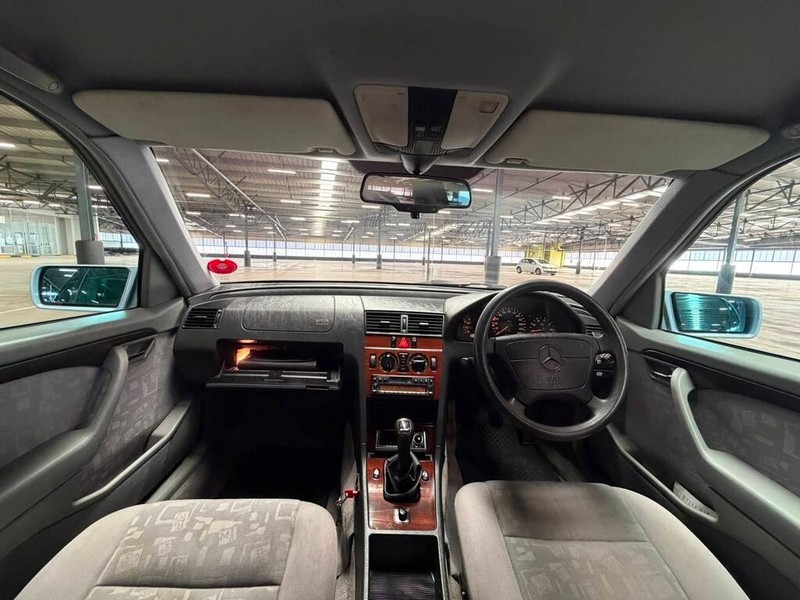 Mercedes-Benz C-class - Bakwena Auto Sales - Image 10