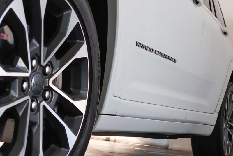 Jeep Grand Cherokee - Audi Centre Hatfield - Image 4