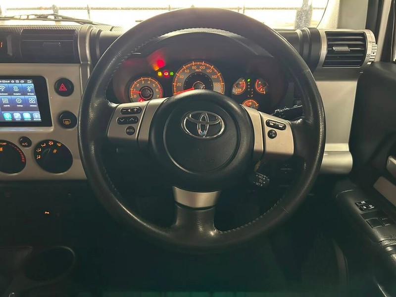Toyota FJ Cruiser - Bakwena Auto Sales - Image 14