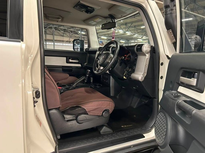 Toyota FJ Cruiser - Bakwena Auto Sales - Image 18