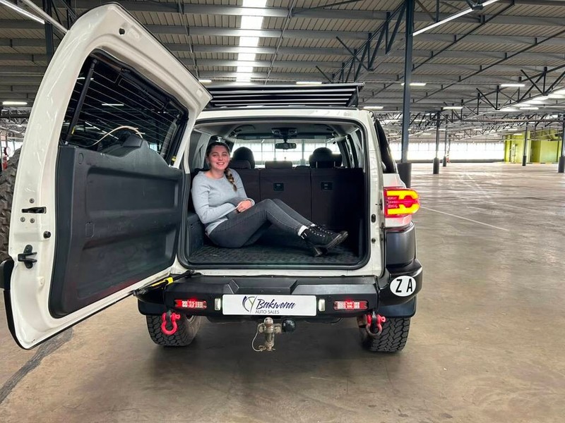 Toyota FJ Cruiser - Bakwena Auto Sales - Image 8