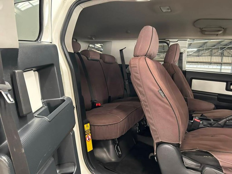 Toyota FJ Cruiser - Bakwena Auto Sales - Image 19