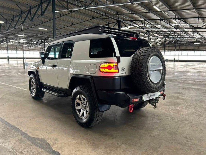 Toyota FJ Cruiser - Bakwena Auto Sales - Image 5