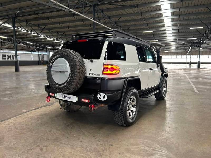 Toyota FJ Cruiser - Bakwena Auto Sales - Image 10