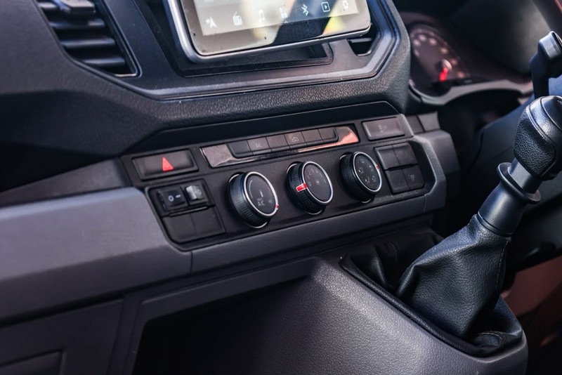 Volkswagen Crafter - Hatfield VW Commercial - Image 18