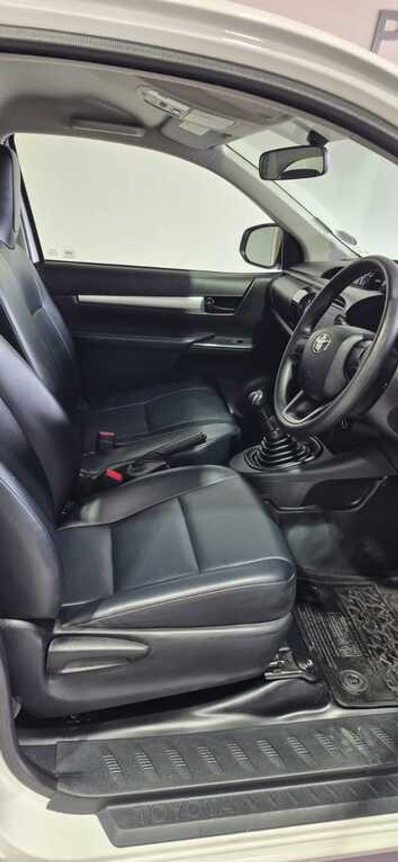Toyota Hilux - Auto Investments Paarl - Image 6