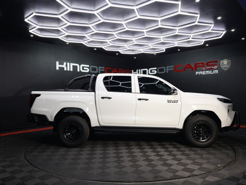 Toyota Hilux - KING OF CARS - Image 5