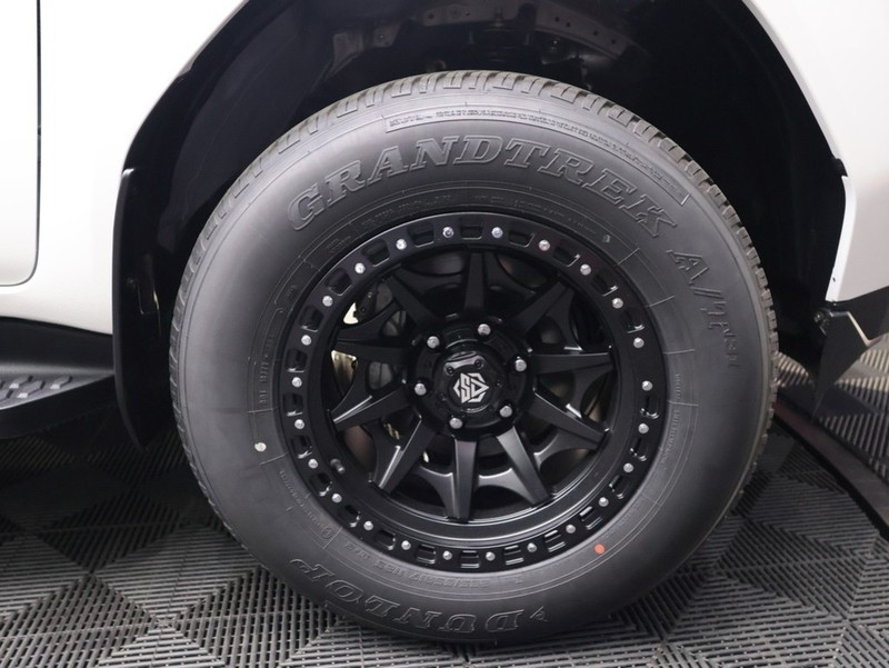 Toyota Hilux - KING OF CARS - Image 13