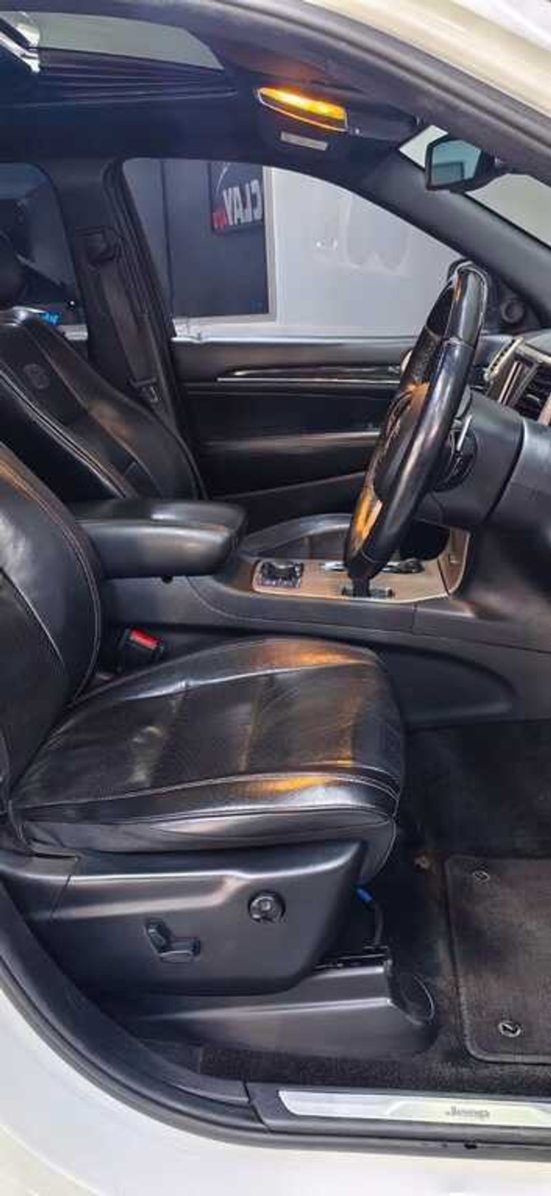 Jeep Grand Cherokee - Barclay Auto - Image 12