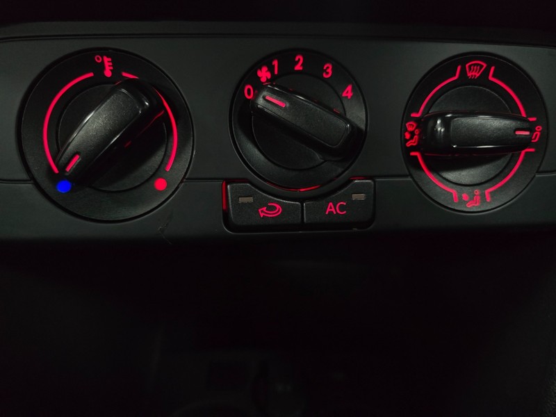 Volkswagen Polo Vivo - Hatfield VW Northcliff - Image 13