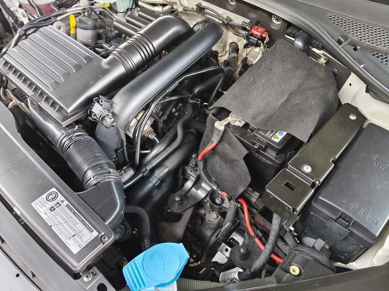 Volkswagen Golf - King Cars Bellville/Vredekloof - Image 18