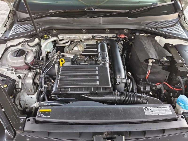 Volkswagen Golf - King Cars Bellville/Vredekloof - Image 16