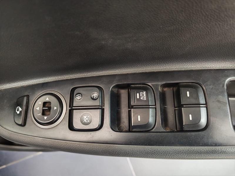 Hyundai Grand i10 - Mahindra Amanzimtoti - Image 12