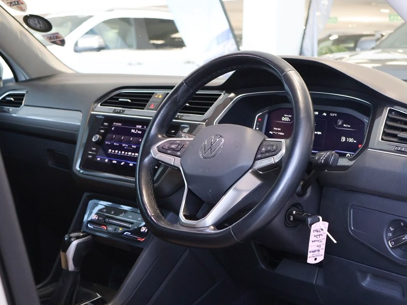 Volkswagen Tiguan Allspace - Hatfield VW Melrose Arch - Image 8