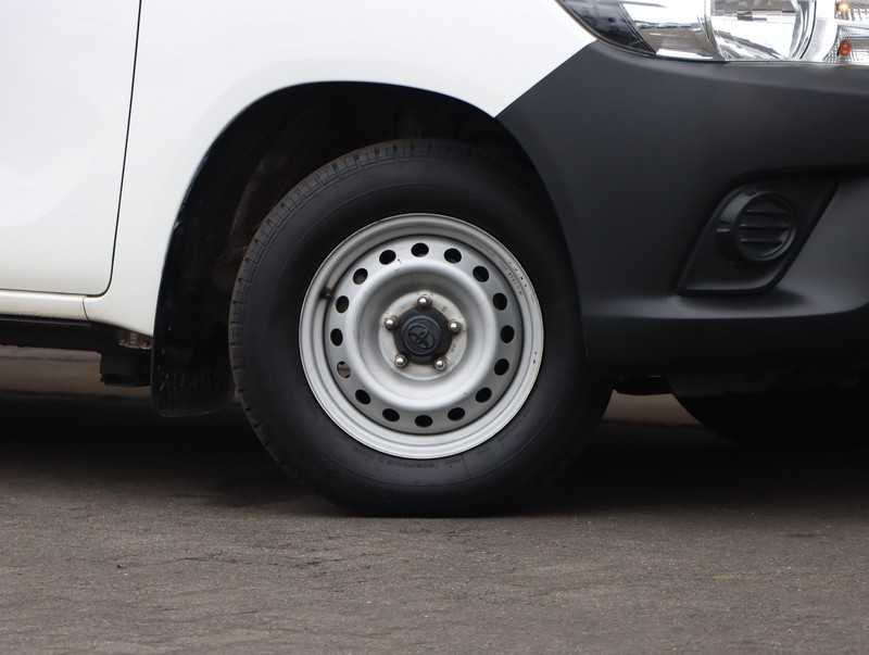Toyota Hilux - Isuzu Richards Bay - Image 8
