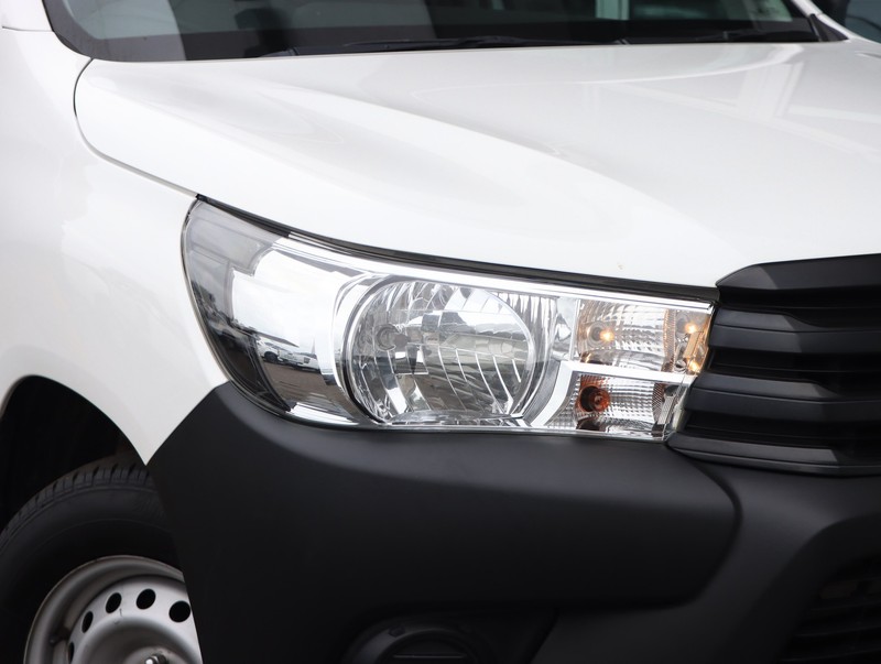 Toyota Hilux - Isuzu Richards Bay - Image 4