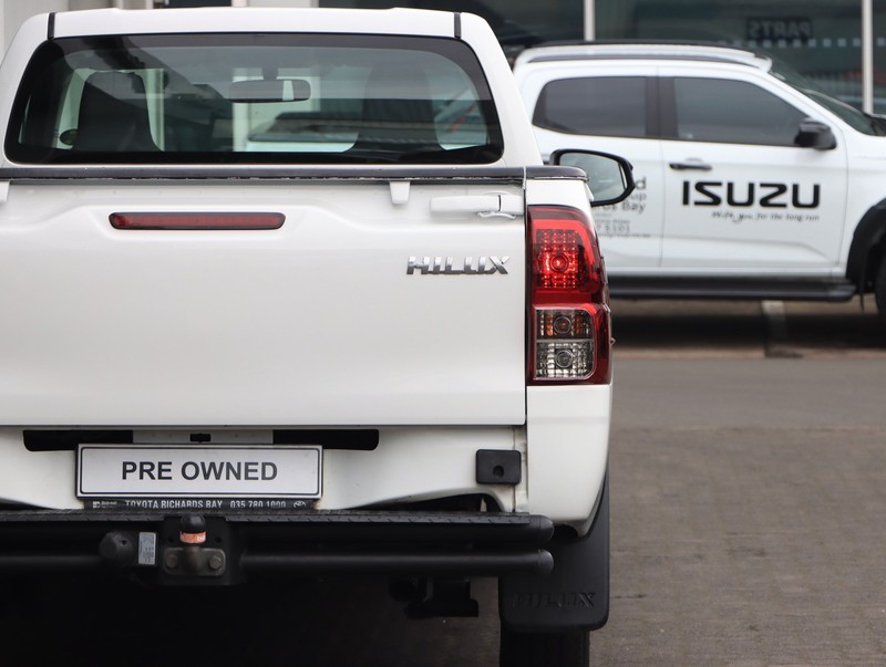 Toyota Hilux - Isuzu Richards Bay - Image 12