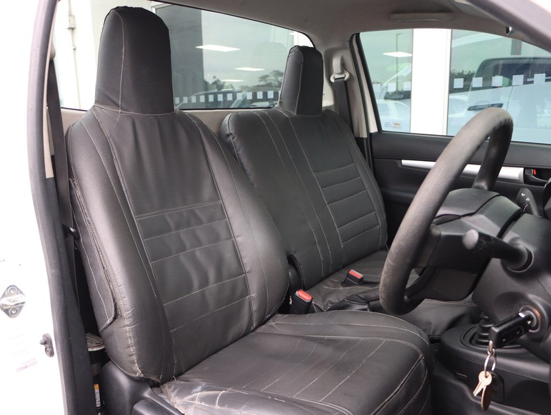Toyota Hilux - Isuzu Richards Bay - Image 23