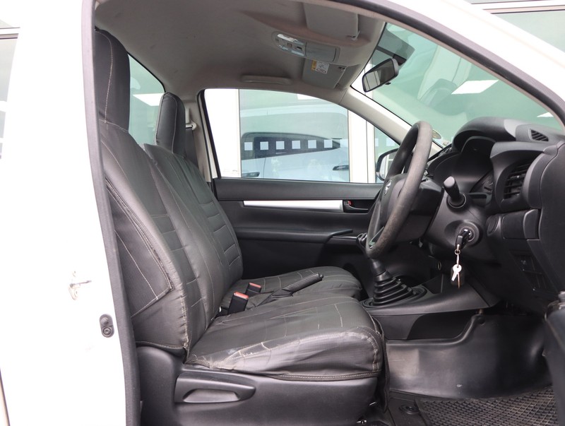 Toyota Hilux - Isuzu Richards Bay - Image 15