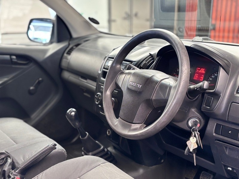 Isuzu KB - We Buy Bakkies - Image 10