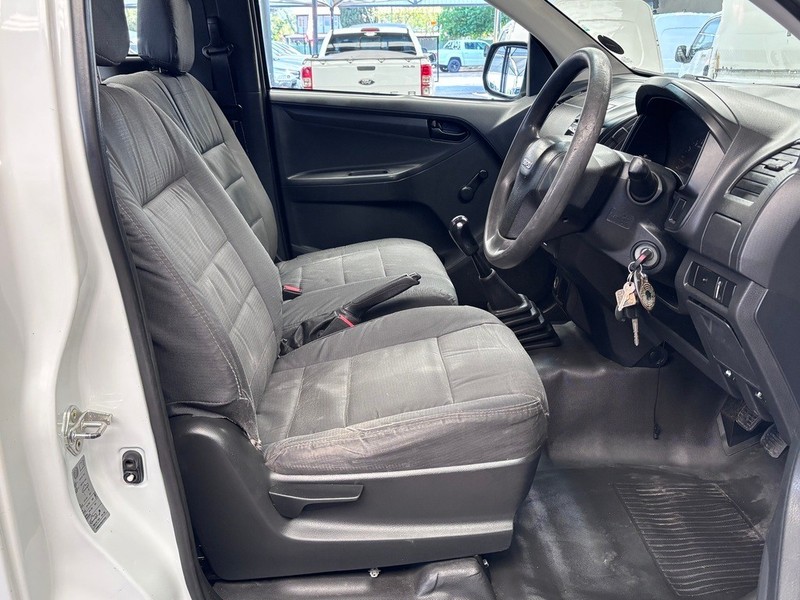 Isuzu KB - We Buy Bakkies - Image 8