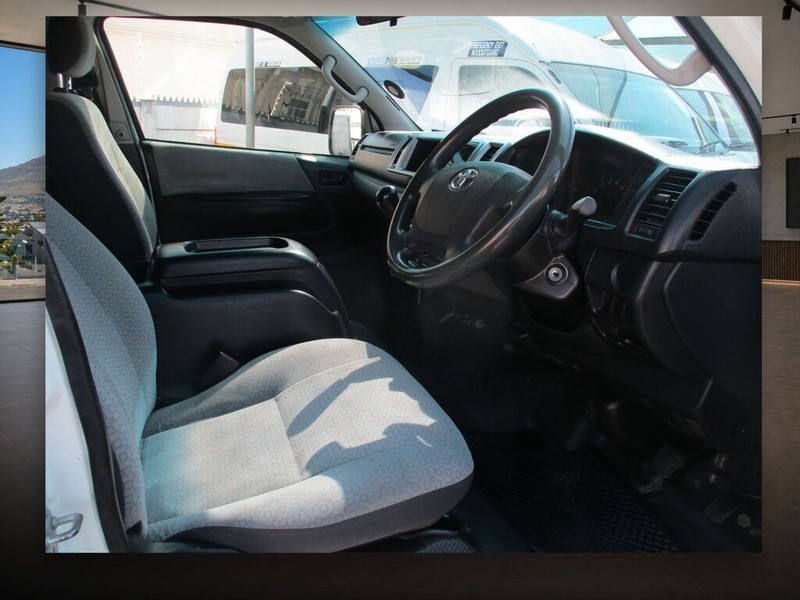 Toyota Quantum - Alpine Autohaus - Image 10