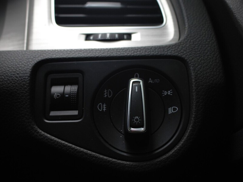 Volkswagen Golf - Authentique Autos - Image 13