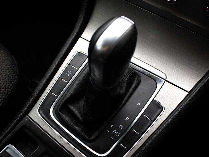 Volkswagen Golf - Authentique Autos - Image 10