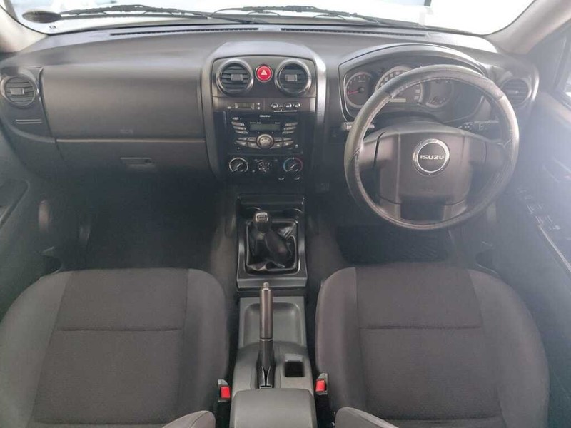 Isuzu KB - Stiaan Autos (Pty) Ltd - Image 11