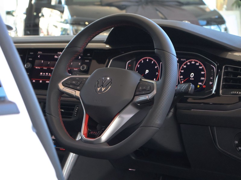Volkswagen Polo - Hatfield VW Rivonia - Image 15
