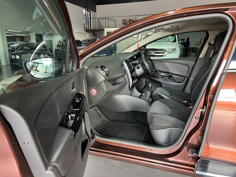 Renault Clio - Top Gear Auto - Image 9